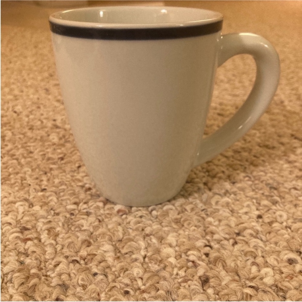 Oneida Maitre D white mug with blue stripe
